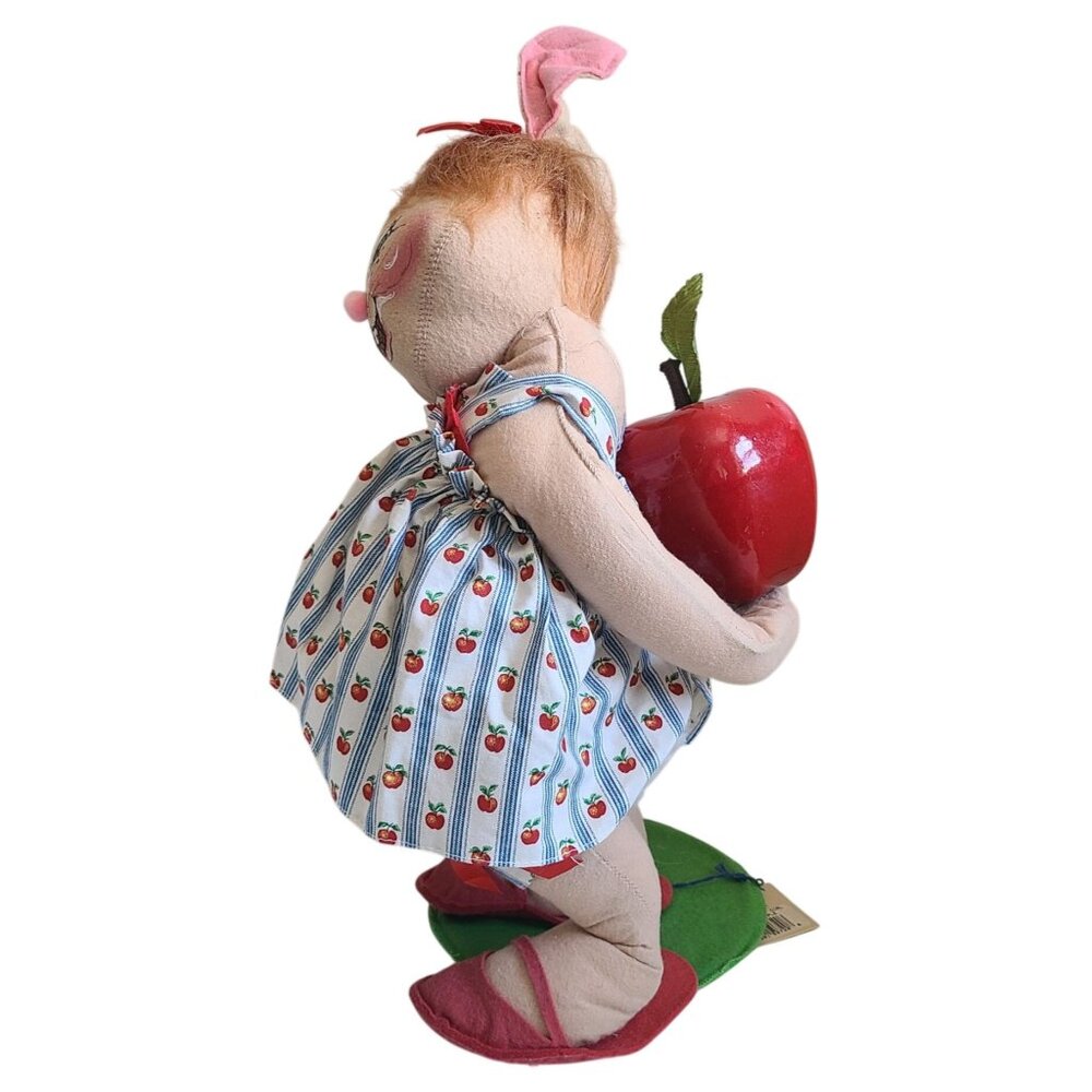 Annalee Mobilitee Country Girl Bunny Holding Apple Vintage 1995 Dolls 18" - Picture 4 of 13